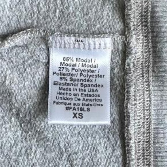 🧘🏼♀️2x HP!🧘🏼♀️ Beyond Yoga Heather Gray V-Neck Sweatshirt w/ Black Tie - Picture 4 of 7